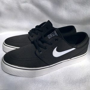Nike Stefan Janoski Big Kids Skater Shoes 5Y Black